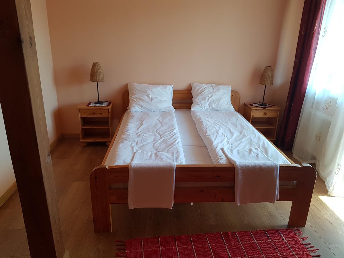 Aitinlauvas Hotel Tīreļi Kültér fotó