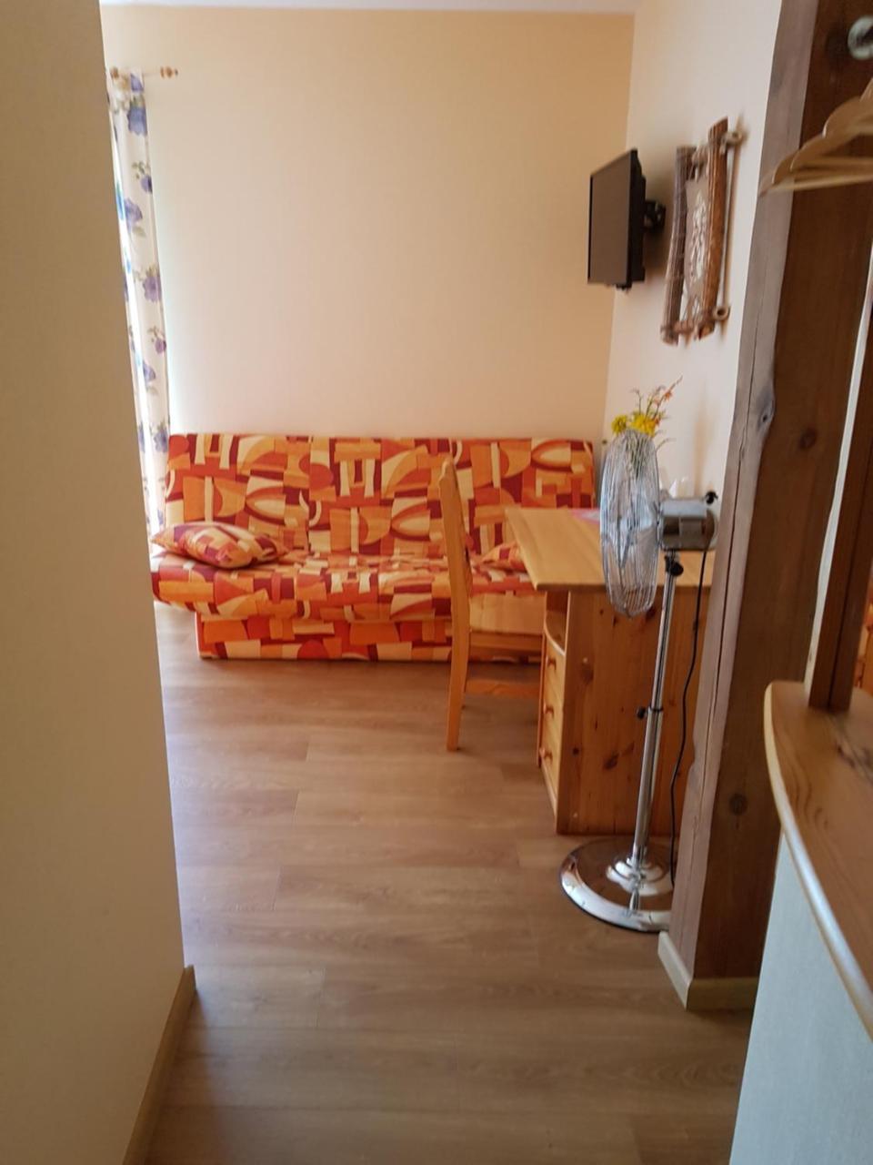 Aitinlauvas Hotel Tīreļi Kültér fotó