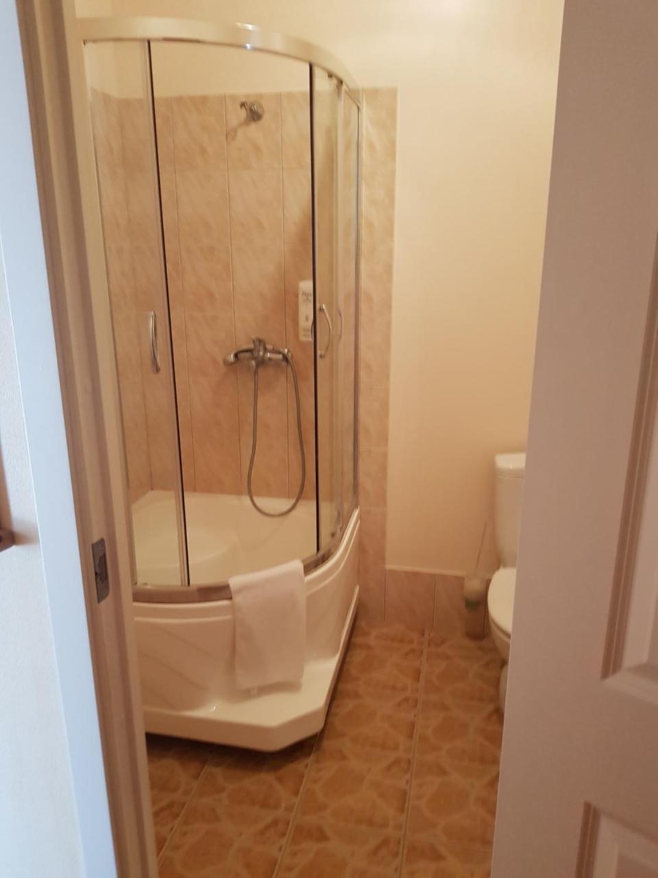 Aitinlauvas Hotel Tīreļi Kültér fotó