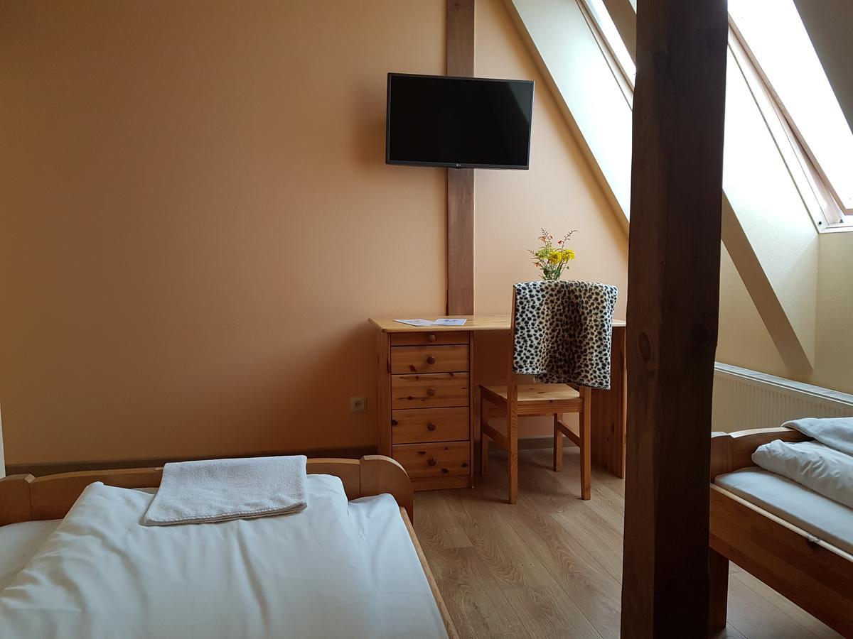 Aitinlauvas Hotel Tīreļi Kültér fotó