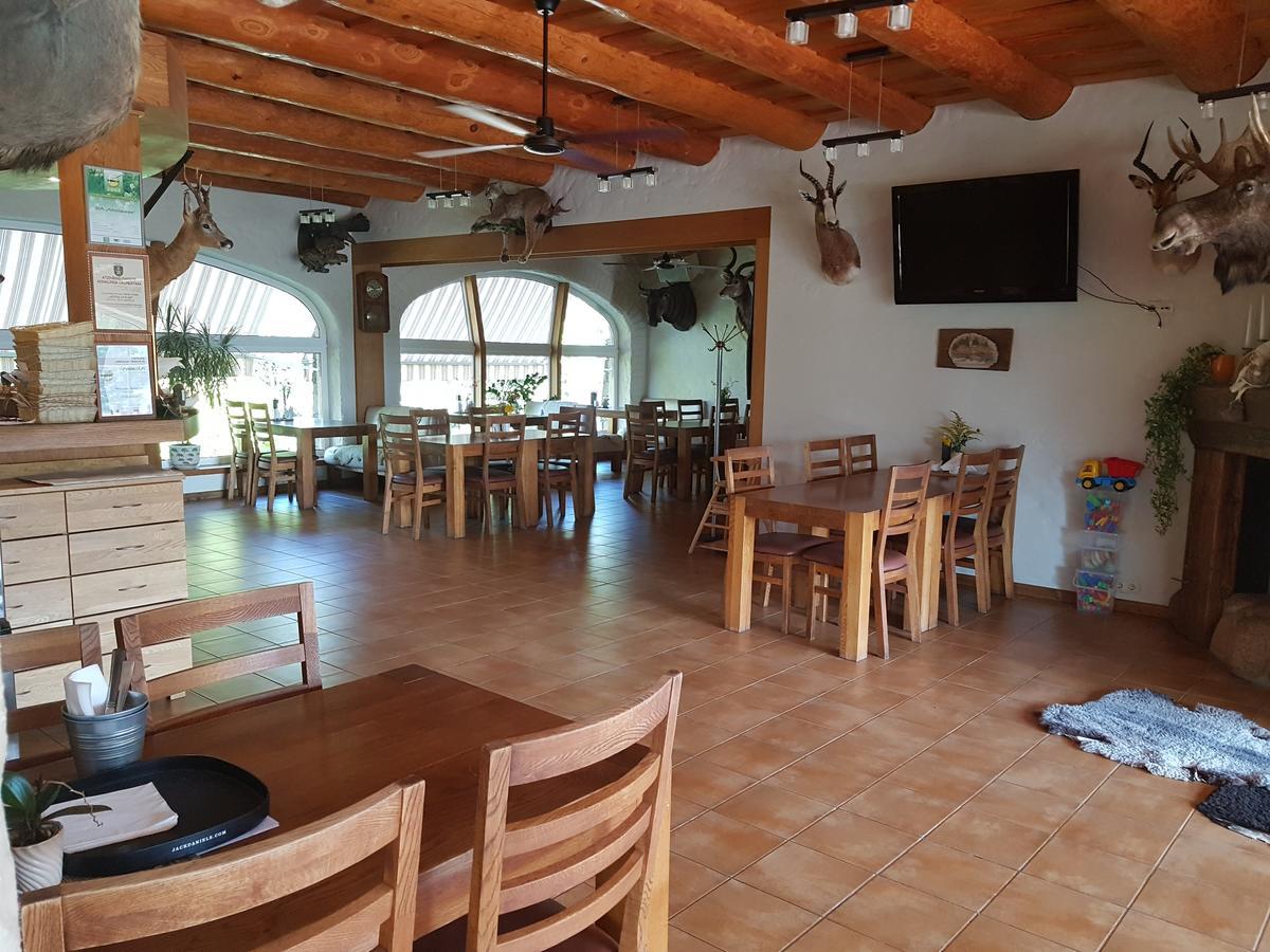 Aitinlauvas Hotel Tīreļi Kültér fotó