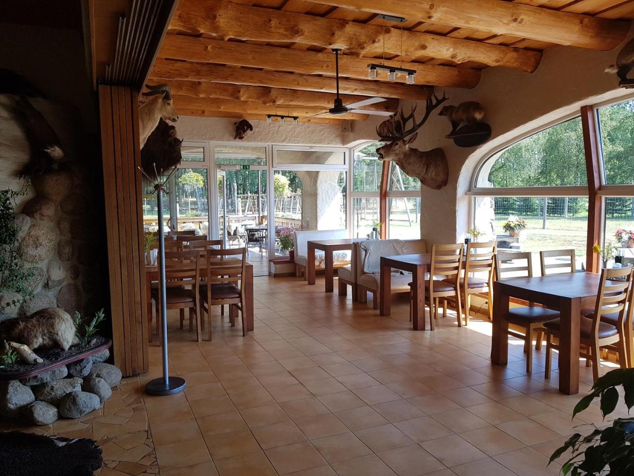 Aitinlauvas Hotel Tīreļi Kültér fotó